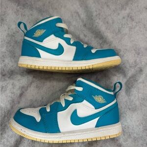 Nike Kids' Blue and White Sneakers